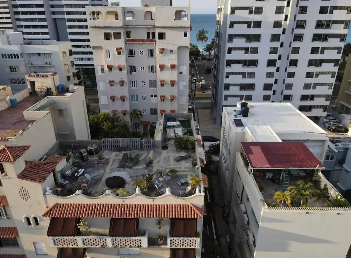 Fresh Tropical Colonial Style Walk-Up- Rooftop Terrace- Beach View 圣胡安